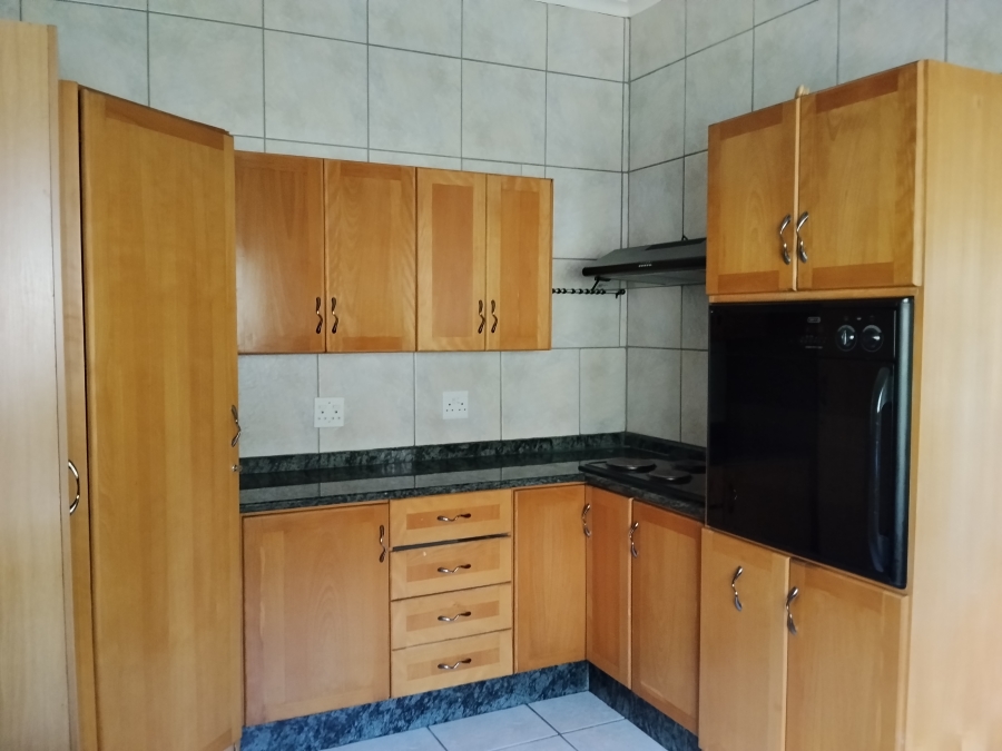 To Let 3 Bedroom Property for Rent in Geelhoutpark North West